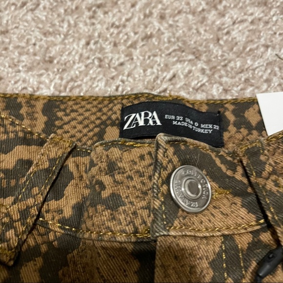SOLD NWT Zara Snakeskin Jeans - Picture 2 of 6